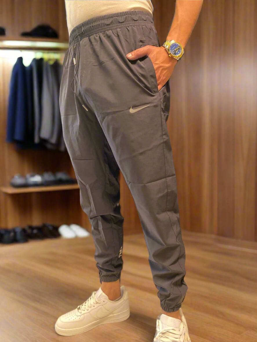 Nike Sweatpants (Parachute / Slim)